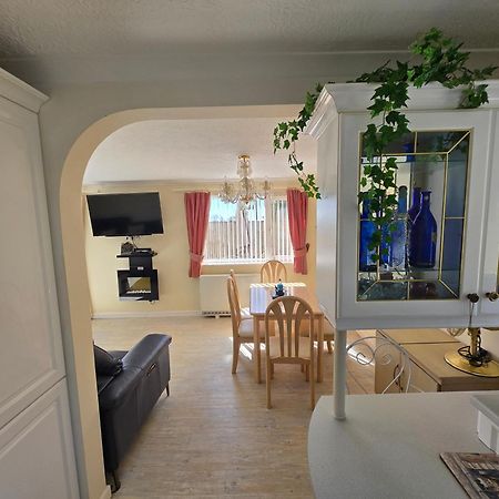 Family Bungalow With Private Pool 킬게티 외부 사진