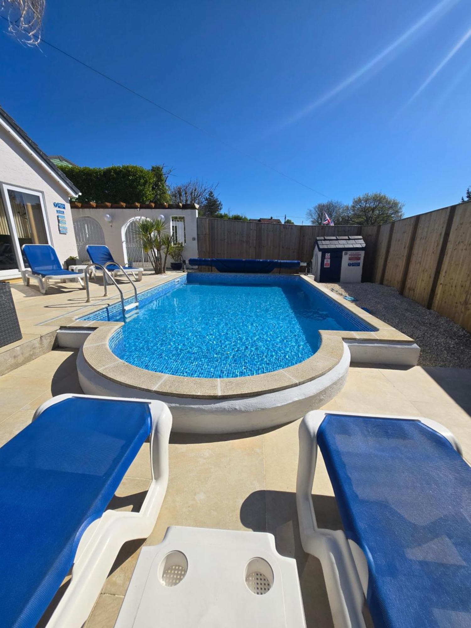 Family Bungalow With Private Pool 킬게티 외부 사진