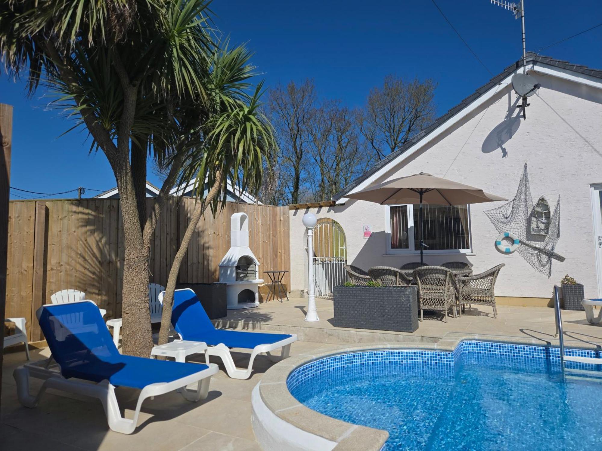 Family Bungalow With Private Pool 킬게티 외부 사진